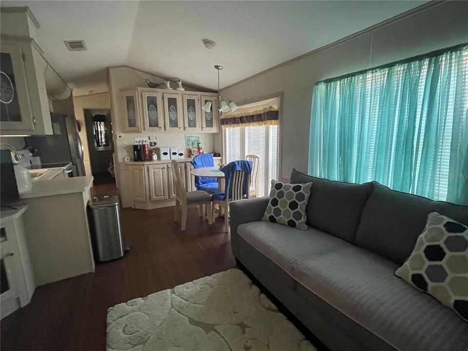 For Sale: $255,000 (2 beds, 2 baths, 492 Square Feet)