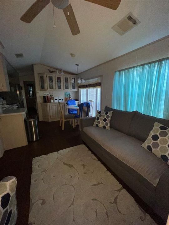 For Sale: $255,000 (2 beds, 2 baths, 492 Square Feet)