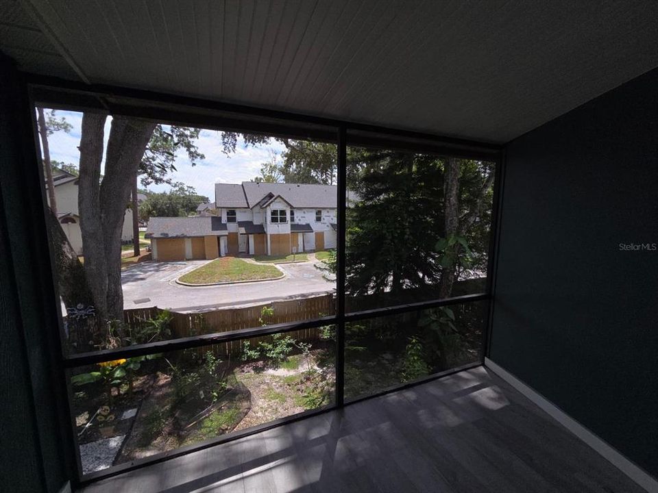 Active With Contract: $1,500 (2 beds, 2 baths, 938 Square Feet)