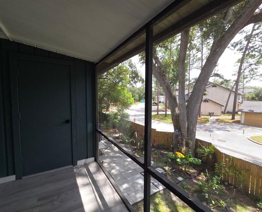 Active With Contract: $1,500 (2 beds, 2 baths, 938 Square Feet)