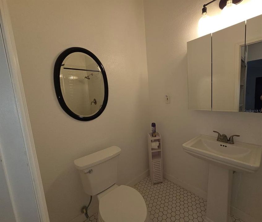 Active With Contract: $1,500 (2 beds, 2 baths, 938 Square Feet)