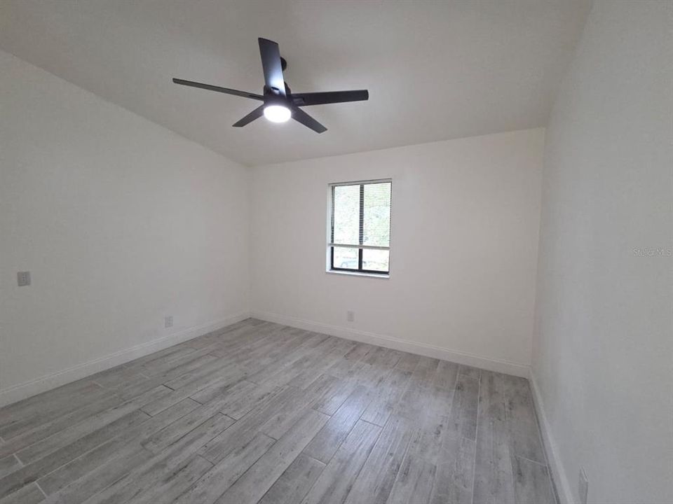 Active With Contract: $1,500 (2 beds, 2 baths, 938 Square Feet)