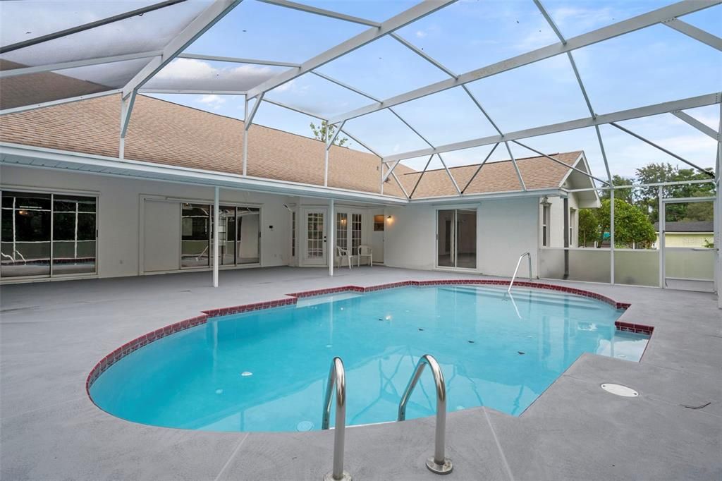 待售: $434,345 (3 贝兹, 2 浴室, 2303 平方英尺)