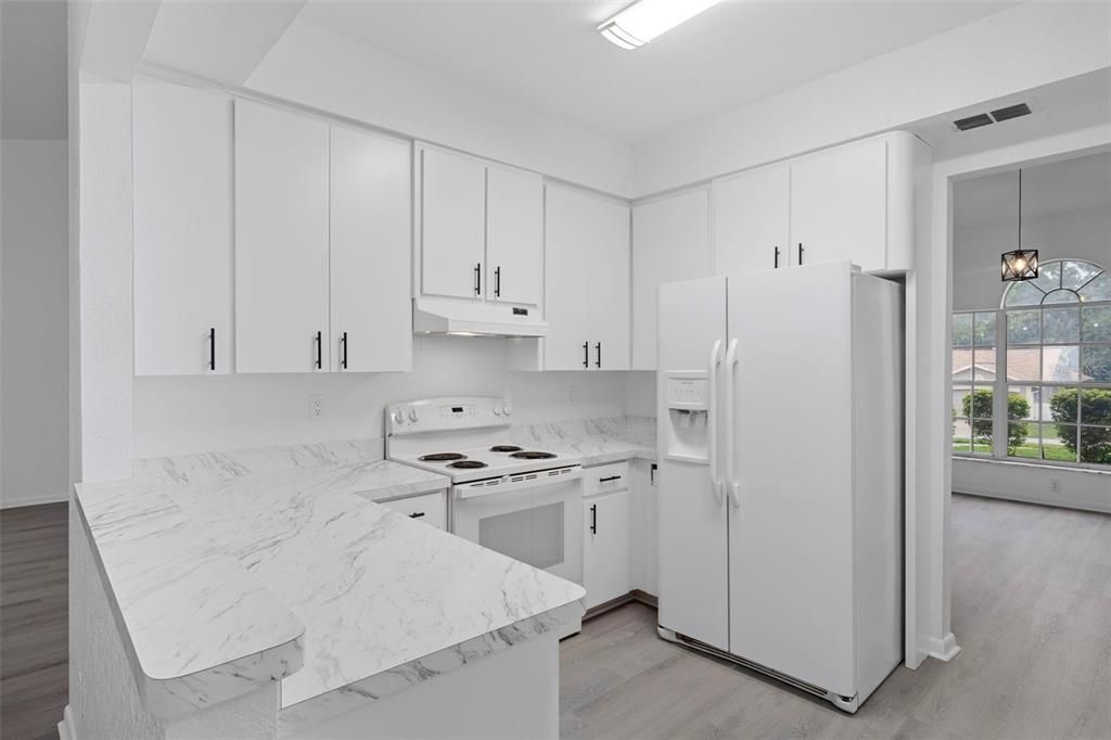 待售: $434,345 (3 贝兹, 2 浴室, 2303 平方英尺)