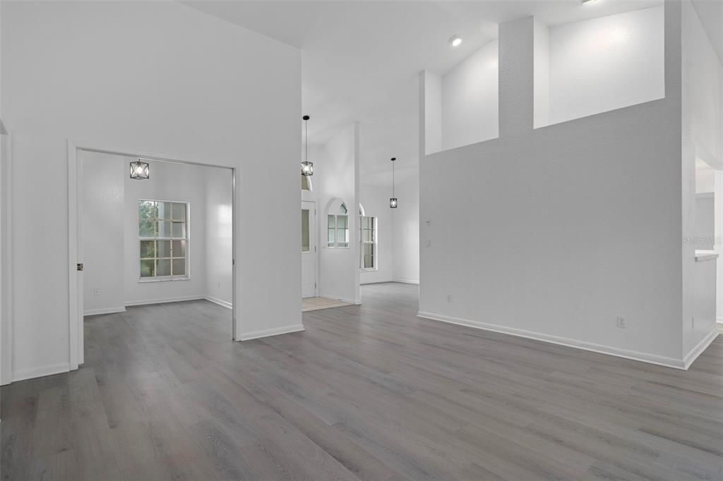 待售: $434,345 (3 贝兹, 2 浴室, 2303 平方英尺)