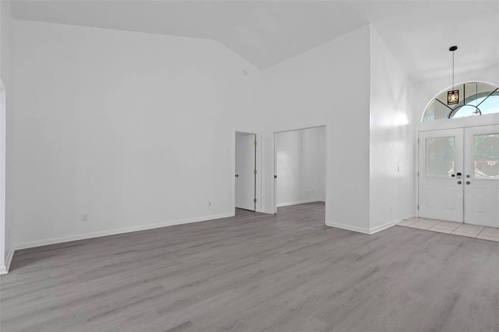 待售: $434,345 (3 贝兹, 2 浴室, 2303 平方英尺)