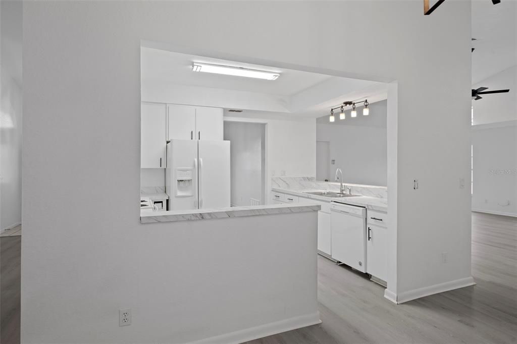 待售: $434,345 (3 贝兹, 2 浴室, 2303 平方英尺)