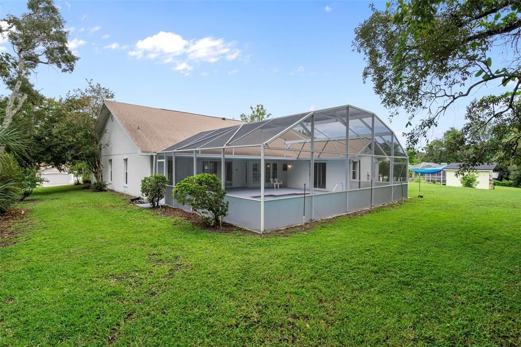 Activo con contrato: $404,998 (3 camas, 2 baños, 2303 Pies cuadrados)