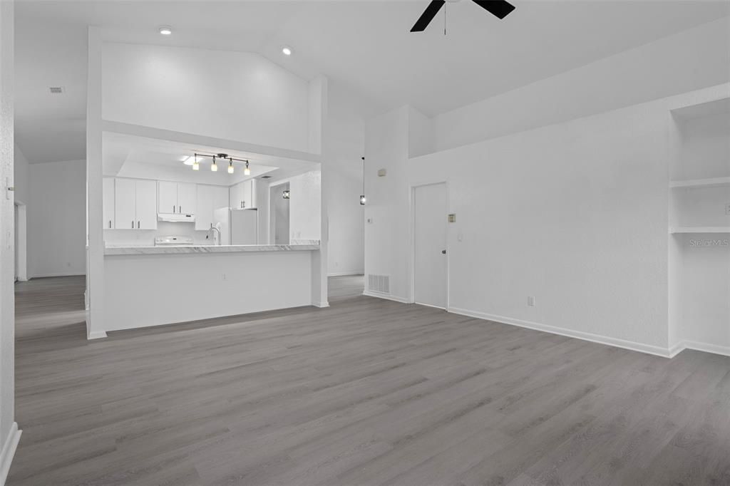 待售: $434,345 (3 贝兹, 2 浴室, 2303 平方英尺)