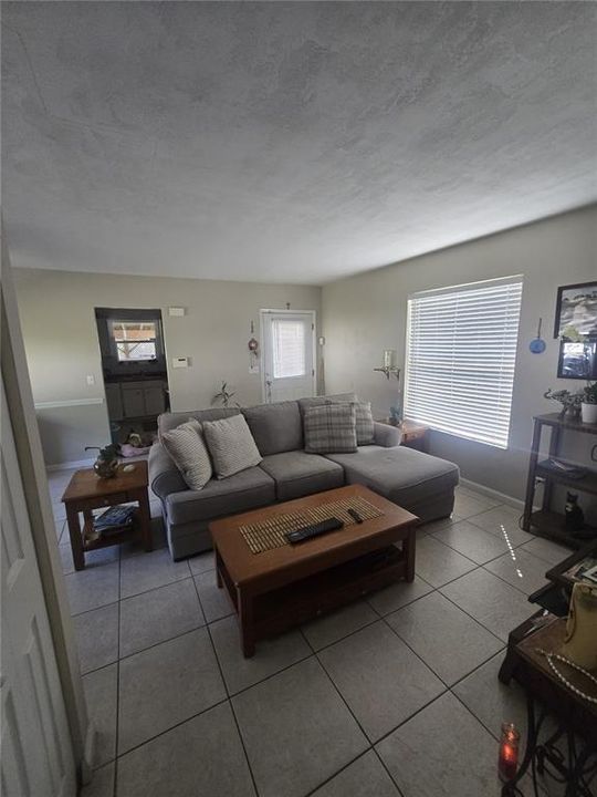 En Venta: $249,500 (2 camas, 1 baños, 880 Pies cuadrados)