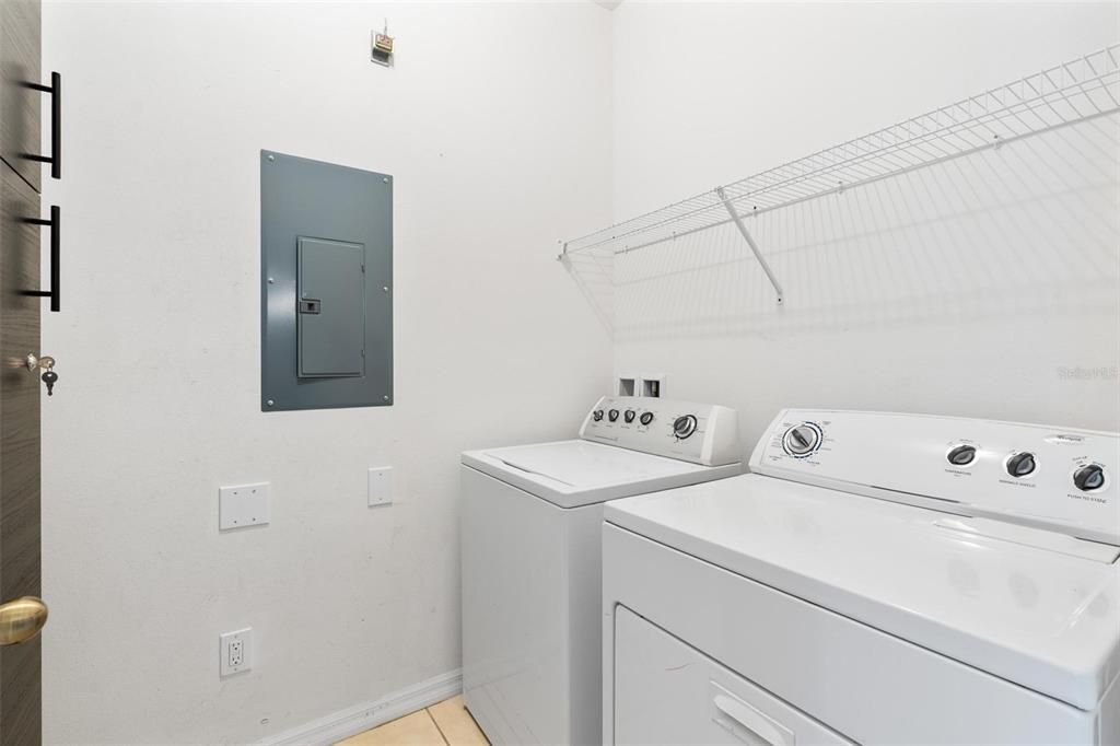 For Sale: $335,990 (3 beds, 2 baths, 1295 Square Feet)