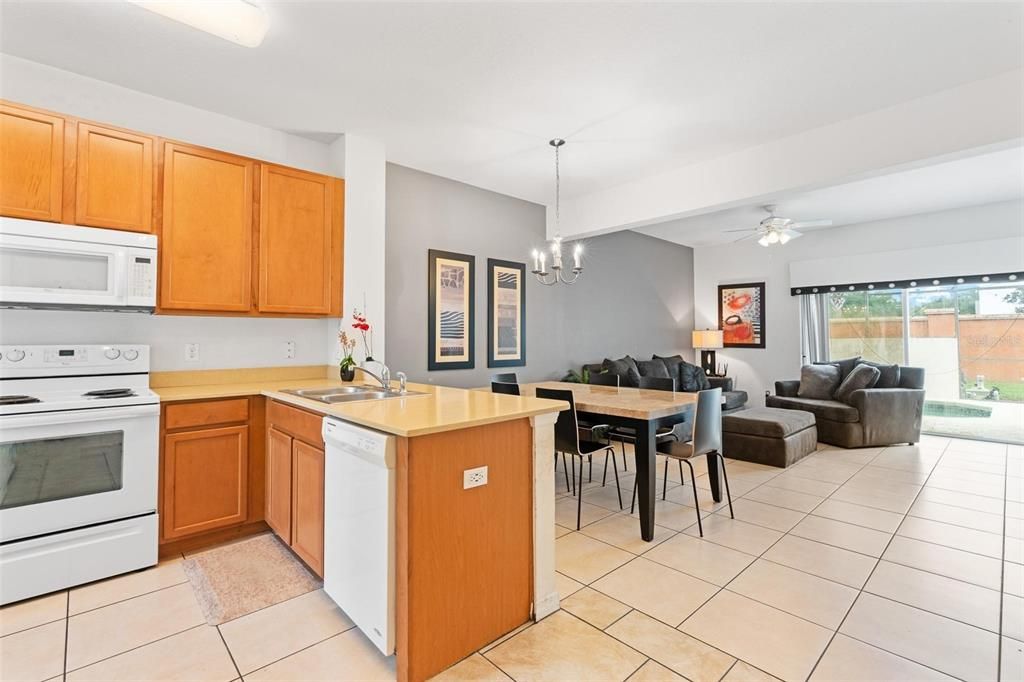 For Sale: $335,990 (3 beds, 2 baths, 1295 Square Feet)