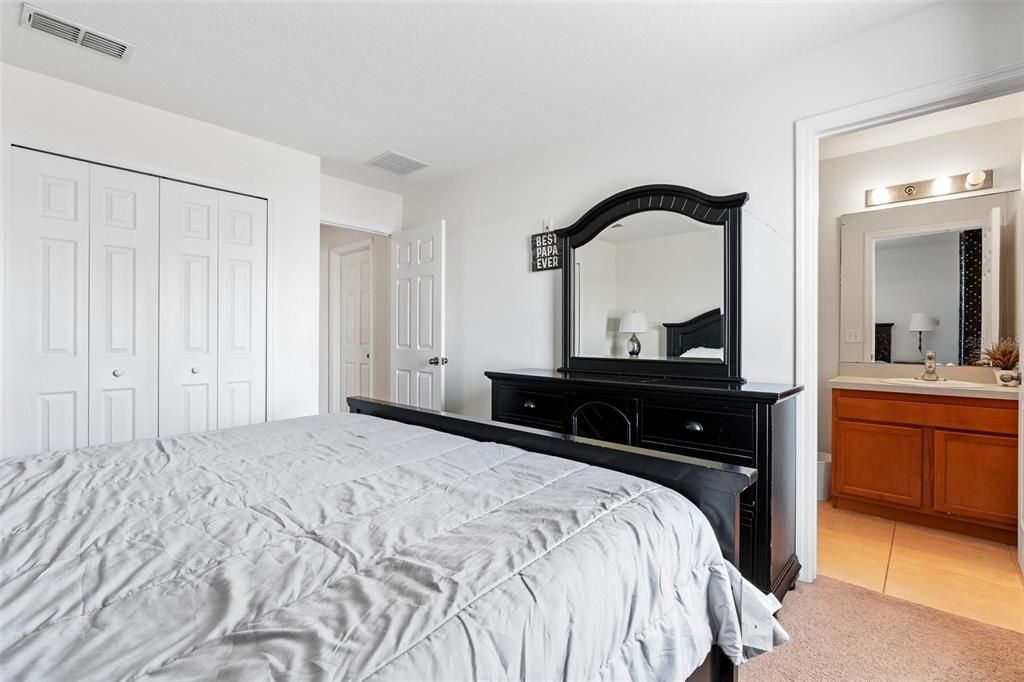 For Sale: $335,990 (3 beds, 2 baths, 1295 Square Feet)