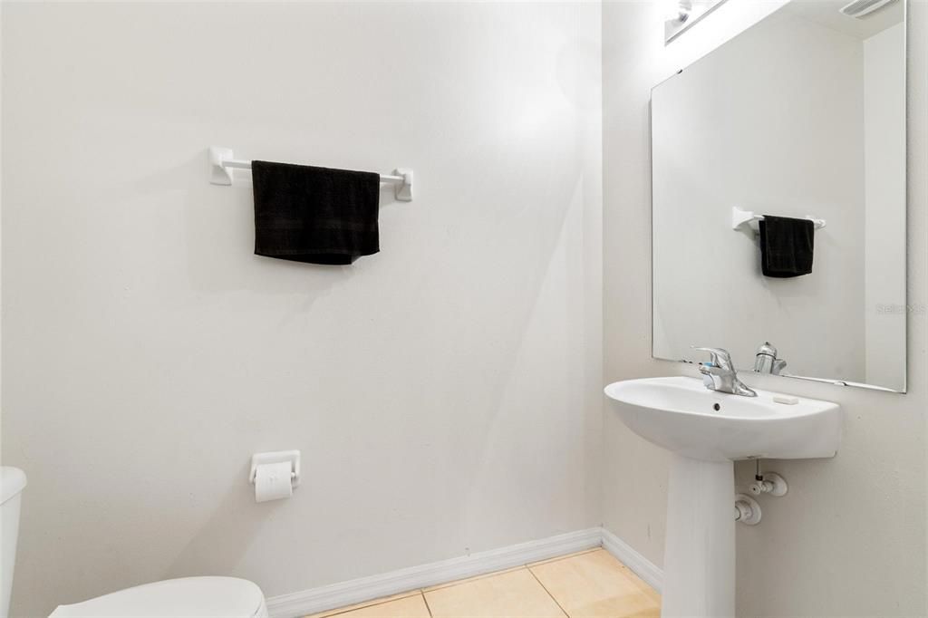 For Sale: $335,990 (3 beds, 2 baths, 1295 Square Feet)