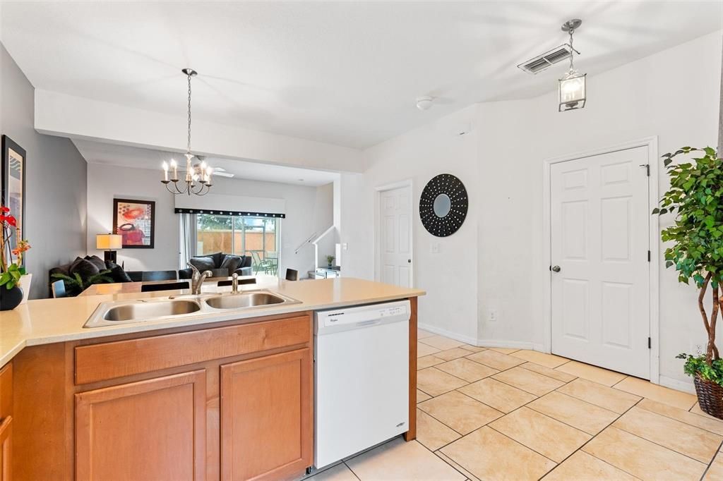 For Sale: $335,990 (3 beds, 2 baths, 1295 Square Feet)