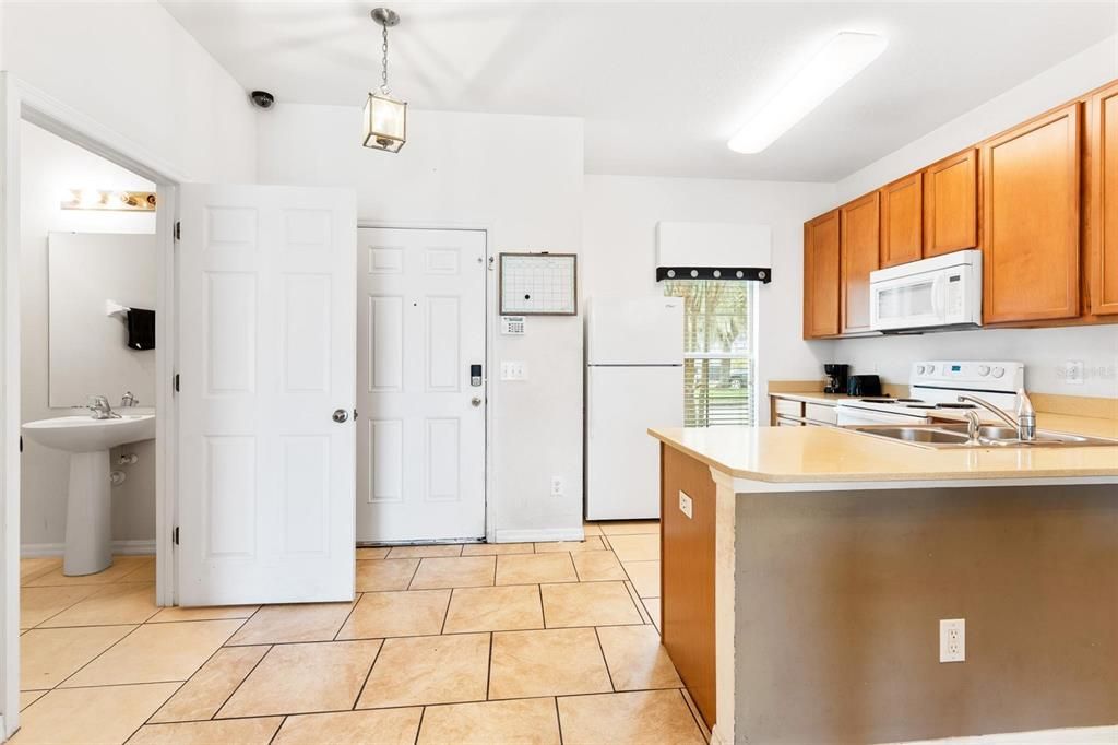 For Sale: $335,990 (3 beds, 2 baths, 1295 Square Feet)