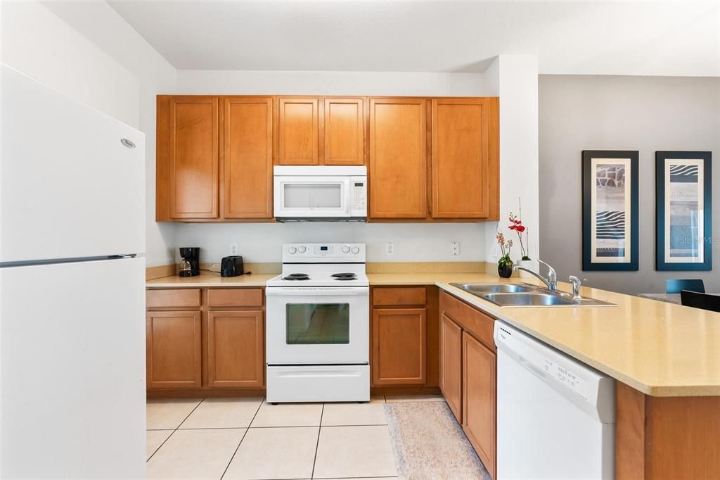 For Sale: $335,990 (3 beds, 2 baths, 1295 Square Feet)