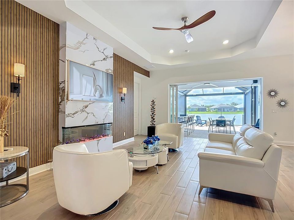 合同活跃: $599,900 (4 贝兹, 2 浴室, 2425 平方英尺)