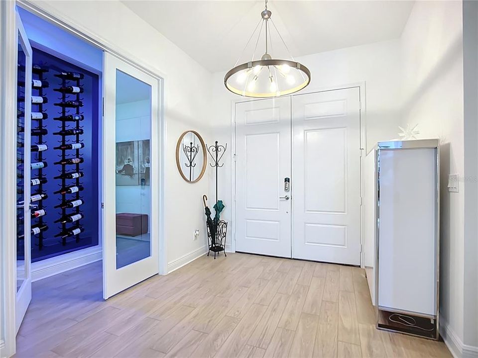 合同活跃: $599,900 (4 贝兹, 2 浴室, 2425 平方英尺)