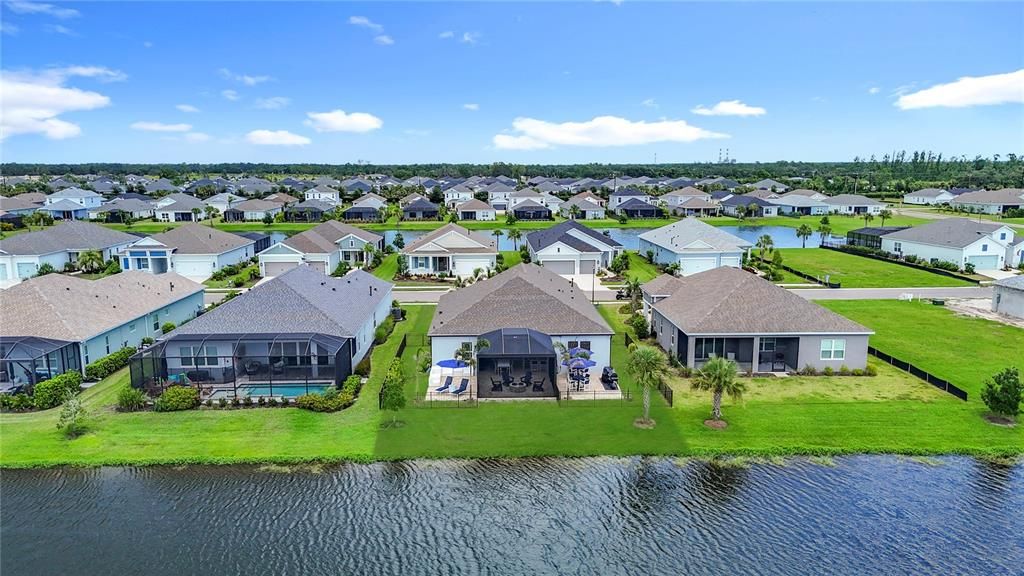 合同活跃: $599,900 (4 贝兹, 2 浴室, 2425 平方英尺)