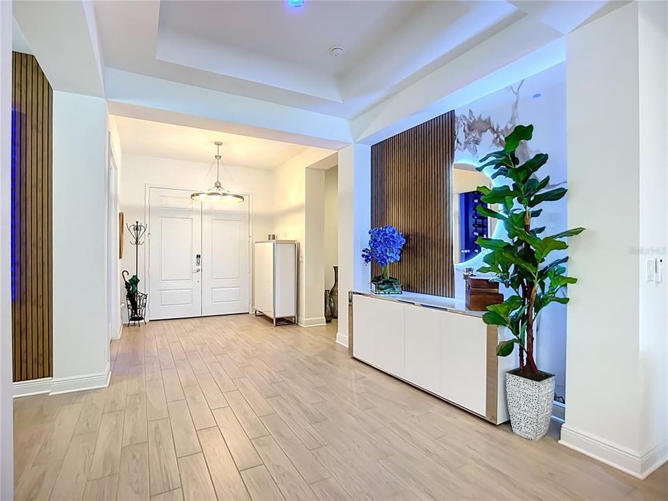 合同活跃: $599,900 (4 贝兹, 2 浴室, 2425 平方英尺)