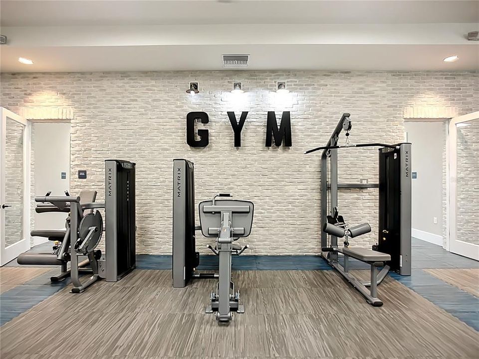 合同活跃: $599,900 (4 贝兹, 2 浴室, 2425 平方英尺)