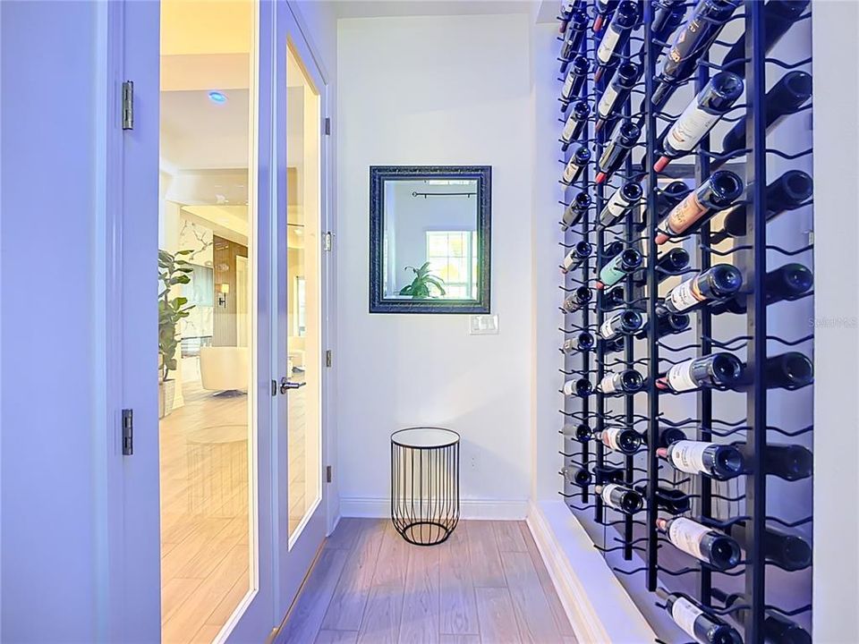 合同活跃: $599,900 (4 贝兹, 2 浴室, 2425 平方英尺)