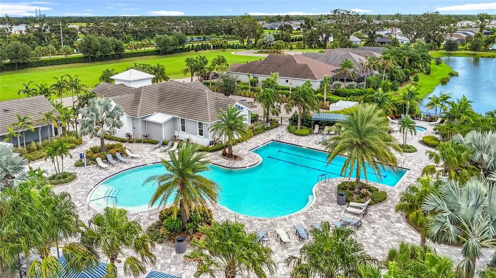 合同活跃: $599,900 (4 贝兹, 2 浴室, 2425 平方英尺)