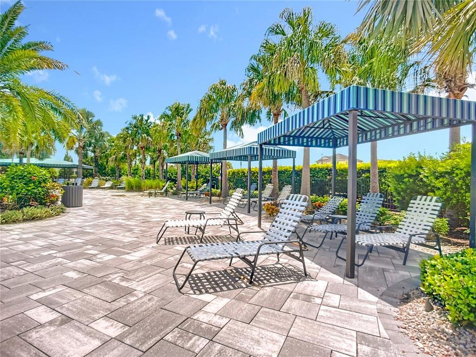 合同活跃: $599,900 (4 贝兹, 2 浴室, 2425 平方英尺)