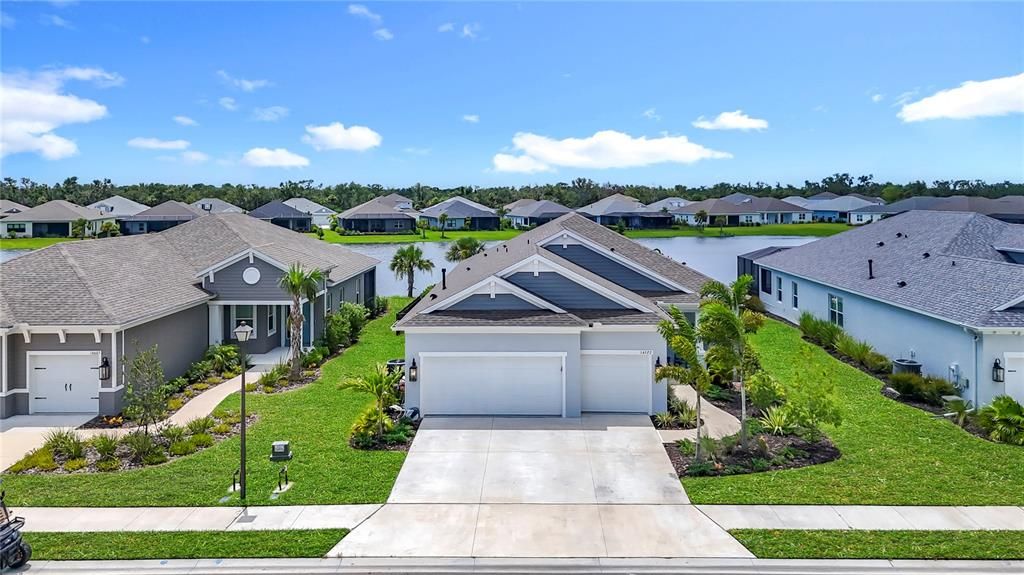 合同活跃: $599,900 (4 贝兹, 2 浴室, 2425 平方英尺)