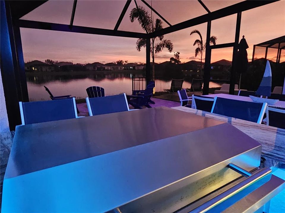 合同活跃: $599,900 (4 贝兹, 2 浴室, 2425 平方英尺)