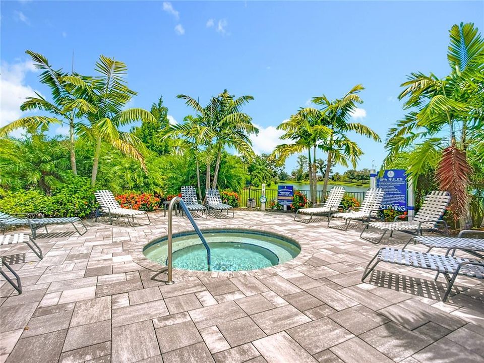 合同活跃: $599,900 (4 贝兹, 2 浴室, 2425 平方英尺)