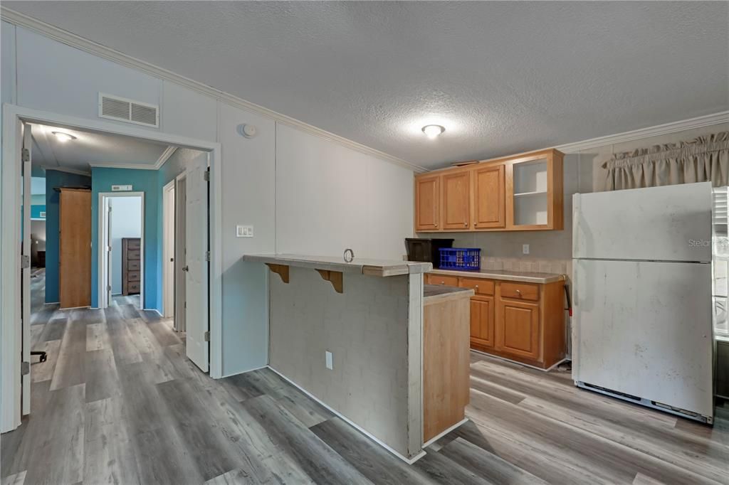 待售: $285,000 (4 贝兹, 2 浴室, 2356 平方英尺)