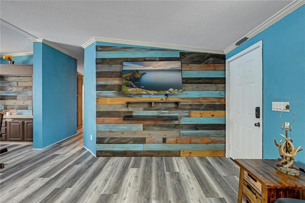 待售: $285,000 (4 贝兹, 2 浴室, 2356 平方英尺)