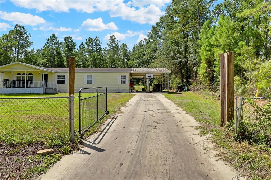 待售: $285,000 (4 贝兹, 2 浴室, 2356 平方英尺)