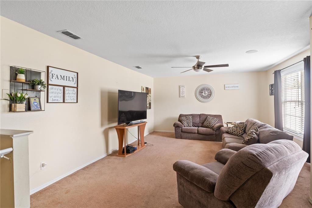 Active With Contract: $549,000 (6 beds, 4 baths, 3514 Square Feet)