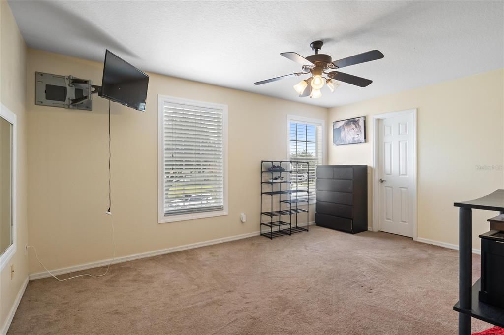 Active With Contract: $549,000 (6 beds, 4 baths, 3514 Square Feet)