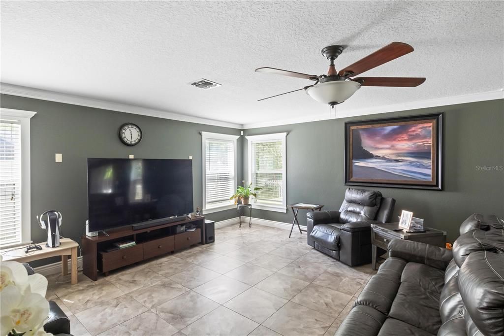 Active With Contract: $549,000 (6 beds, 4 baths, 3514 Square Feet)