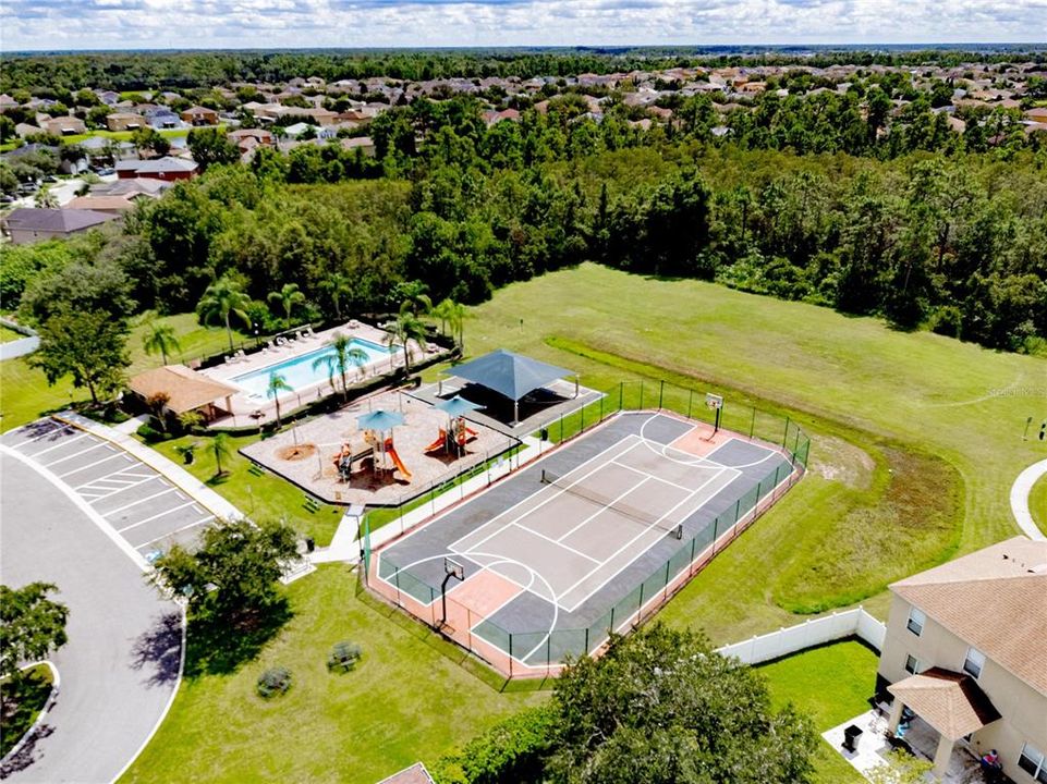 Active With Contract: $549,000 (6 beds, 4 baths, 3514 Square Feet)