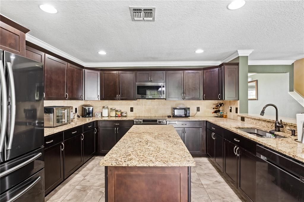 Active With Contract: $549,000 (6 beds, 4 baths, 3514 Square Feet)