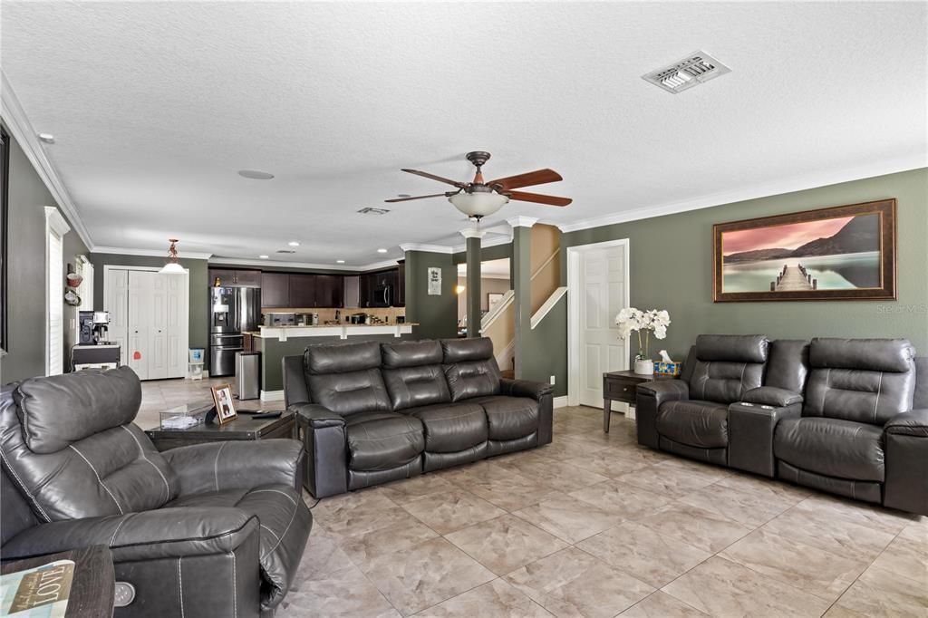 Active With Contract: $549,000 (6 beds, 4 baths, 3514 Square Feet)