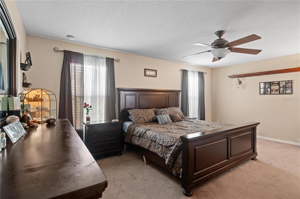 Active With Contract: $549,000 (6 beds, 4 baths, 3514 Square Feet)