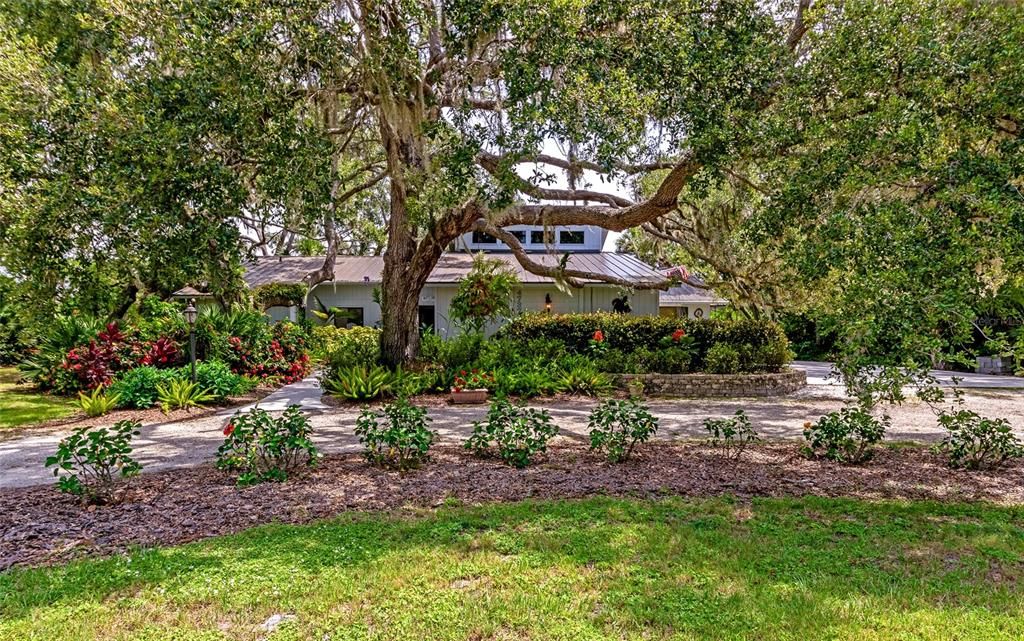 For Sale: $1,449,000 (5 beds, 3 baths, 3284 Square Feet)