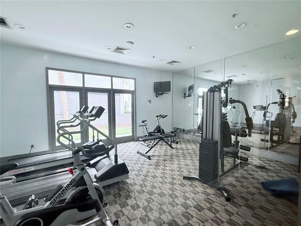 For Sale: $150,000 (1 beds, 1 baths, 648 Square Feet)