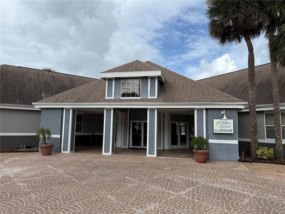 For Sale: $150,000 (1 beds, 1 baths, 648 Square Feet)