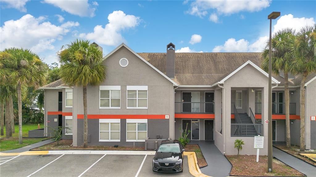 For Sale: $150,000 (1 beds, 1 baths, 648 Square Feet)