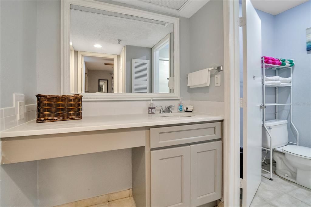 For Sale: $150,000 (1 beds, 1 baths, 648 Square Feet)