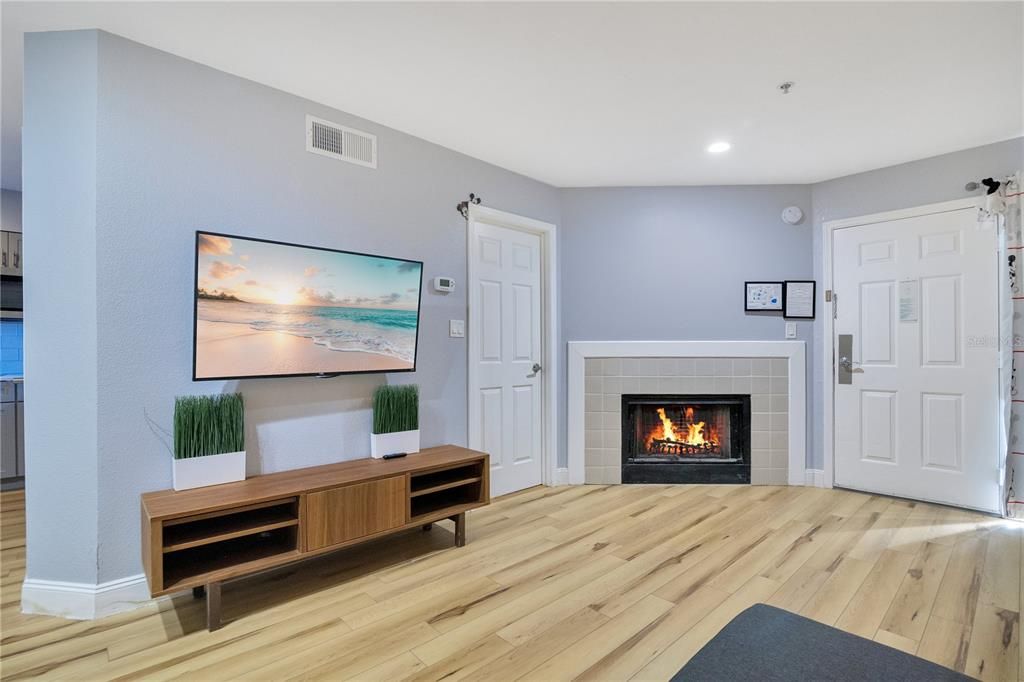 For Sale: $150,000 (1 beds, 1 baths, 648 Square Feet)