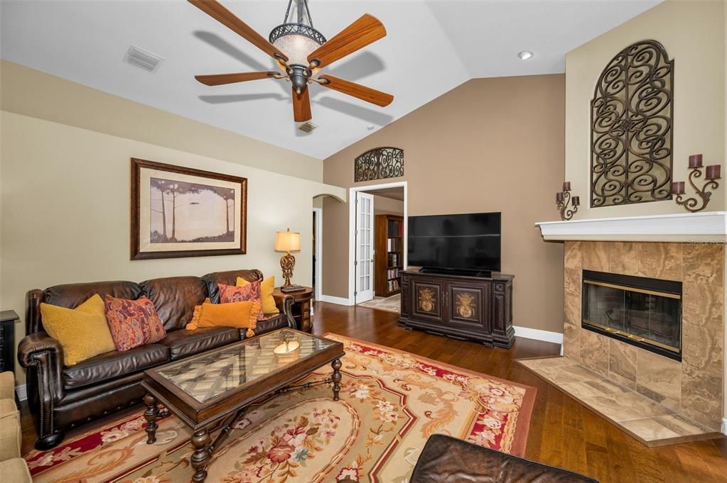 待售: $849,900 (4 贝兹, 3 浴室, 3236 平方英尺)