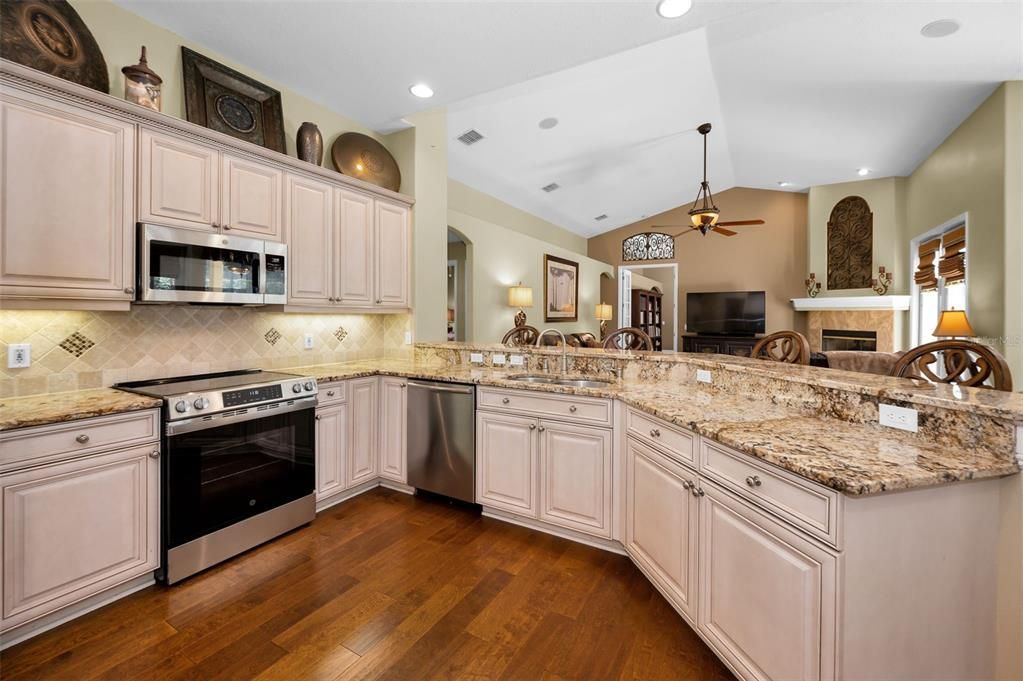 待售: $849,900 (4 贝兹, 3 浴室, 3236 平方英尺)